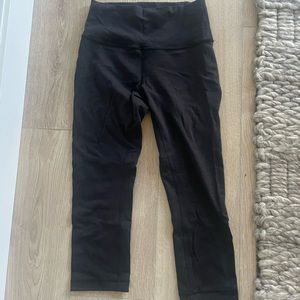 Lululemon Wunder Train High Rise Crop